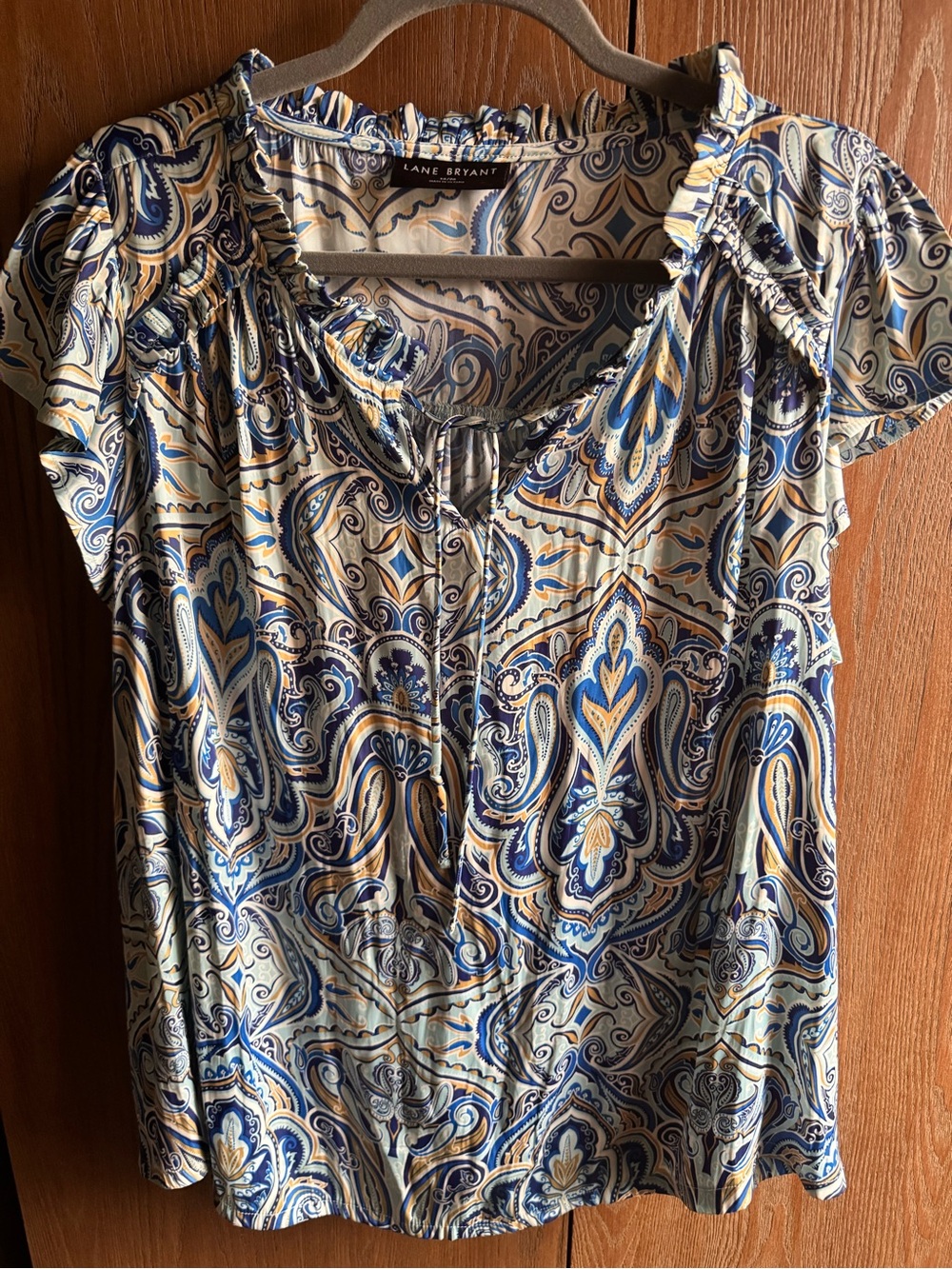 Lane Bryant Blue and Cream Paisley Short Sleeve Top